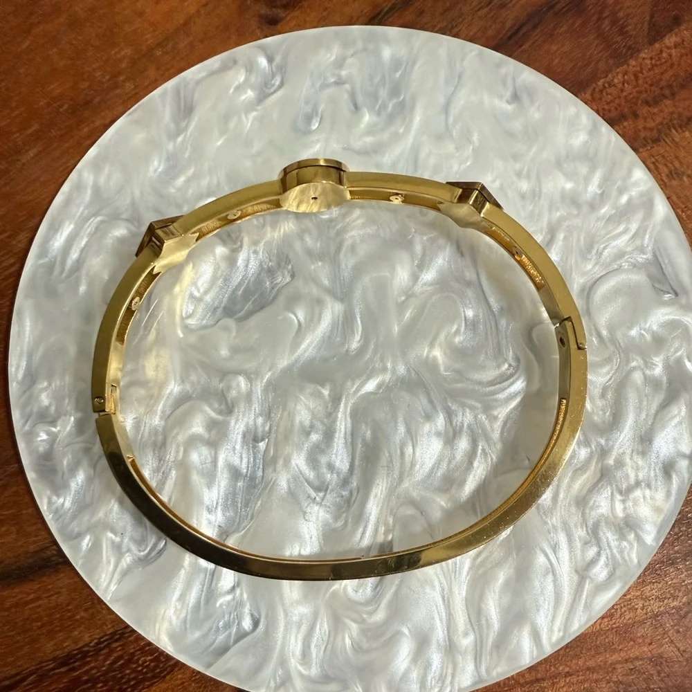 Gold Plated clover motifs Titanium Steel bangle white mother ofpearl green stone
